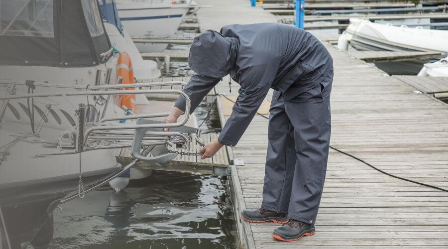 Why choose water damage restoration service for basement flood restoration services in Universal
